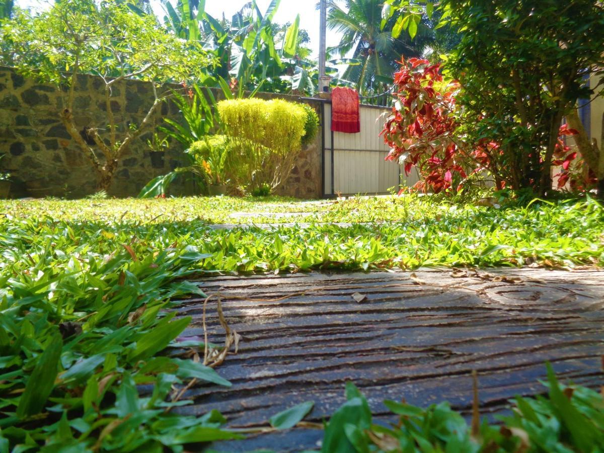 De Fancy House Hotel Unawatuna Ngoại thất bức ảnh